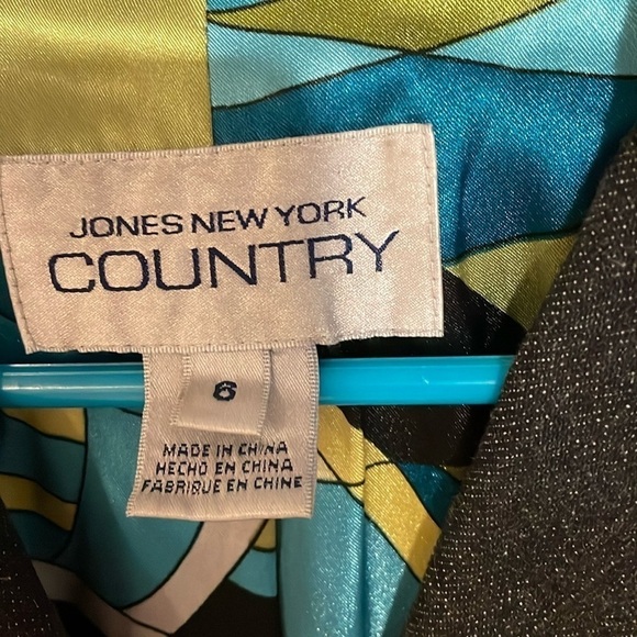 Jones, New York country black denim Jean jacket with art deco buttons size 6 - Picture 5 of 7